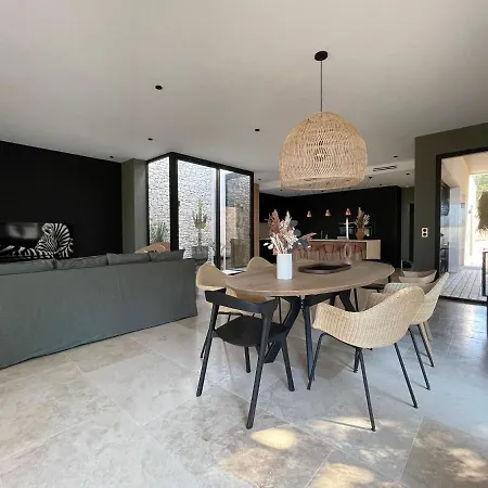 Villa Les Loges En Provence - Contemporelle *
