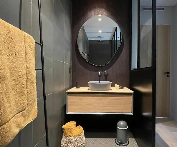 Вилла Les Loges En Provence - Contemporelle